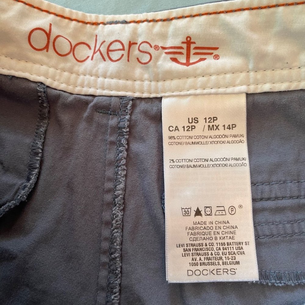 Dockers Women's Shorts Gray 12P Stretch - Picture 4 of 4